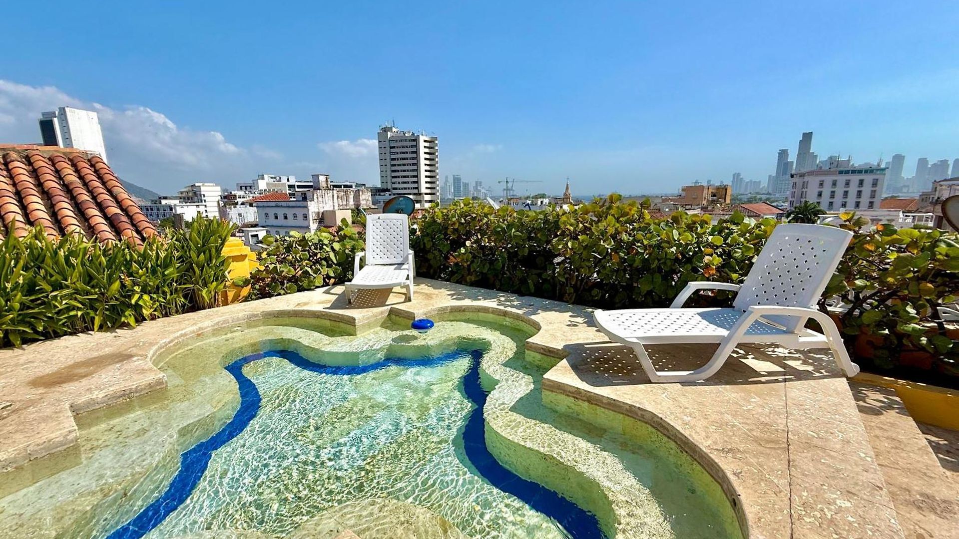 By Calamari Homes - El Porvenir 306 Walled Cartagena
