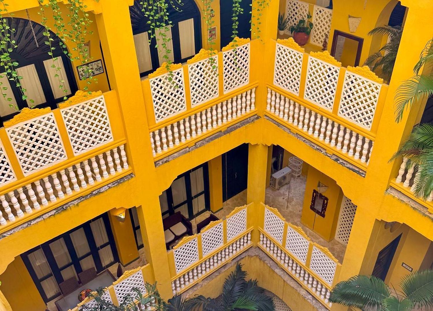 By Calamari Homes - El Porvenir 306 Walled Apartment *