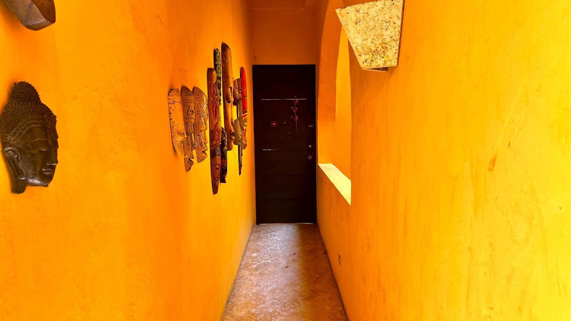 By Calamari Homes - El Porvenir 306 Walled Apartment *